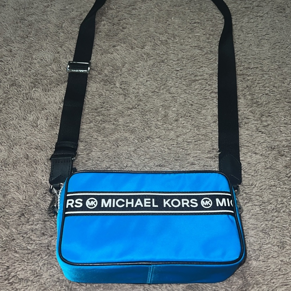 Michael kors purse camera - Picture 3 of 9